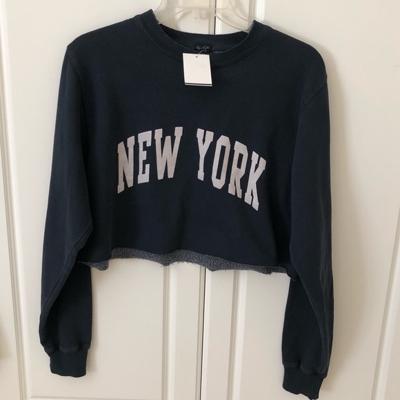 Brandy Melville Sweaters - Brandy Melville Lily New York Cropped Pullover